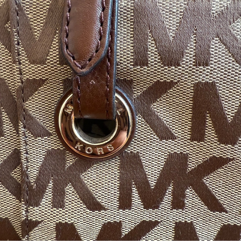 Michael Kors Tote Bag Great Condition - Picture 4 of 13